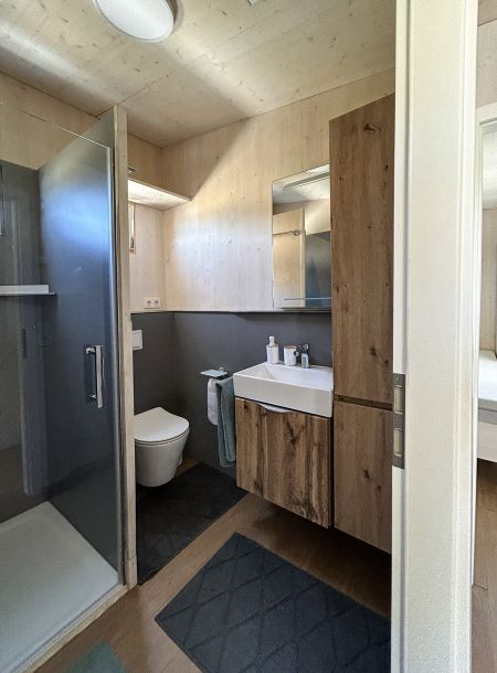 Tinyhouse_bathroom with shower and toilet